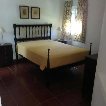 Rua Julio Dinis T14 Albufeira