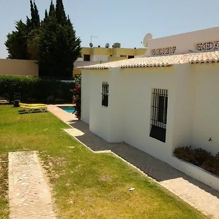 Rua Julio Dinis T14 Albufeira